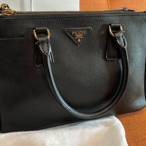 Medium Saffiano Galleria Bag